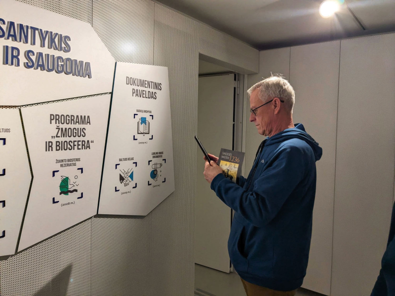 V. Žička:  „Gyvendamas kaime negaliu bendrauti tik su arkliuku ir šuneliu, tad dabar ir aš turiu grafiką, susidėliojęs dienas, valandas, kada paskaitos, kada išvykos, bendrauju su įvairiais žmonėmis“.         