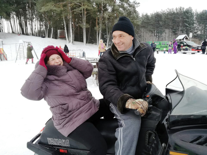 Po žygio nepabijojo su Kęstučiu Žaliu pasivažinėti sniego motociklu.