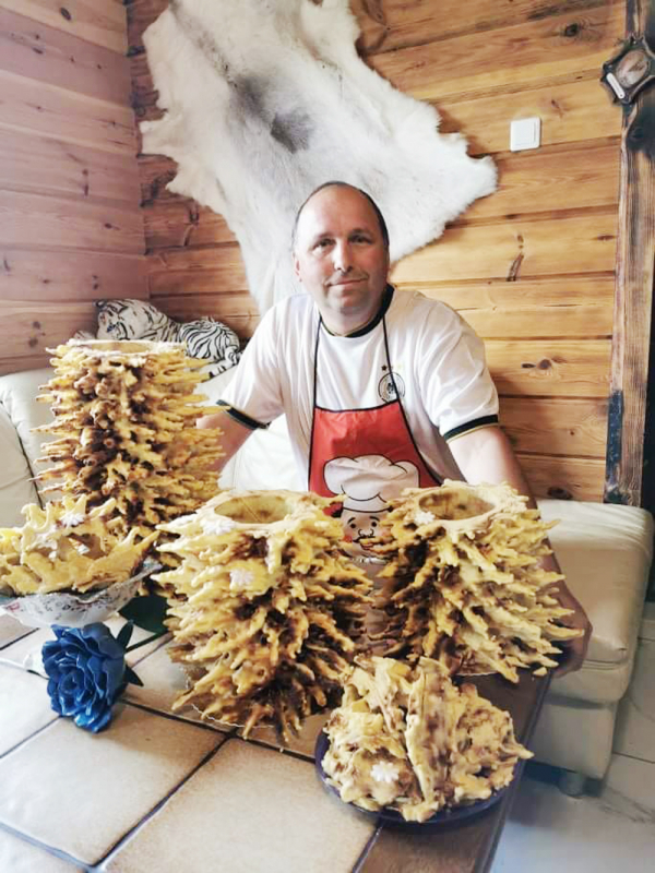 <strong>Anot A. Čiurlionio, norint iškepti tobulą šakotį, reikia žinoti daug paslapčių.</strong>