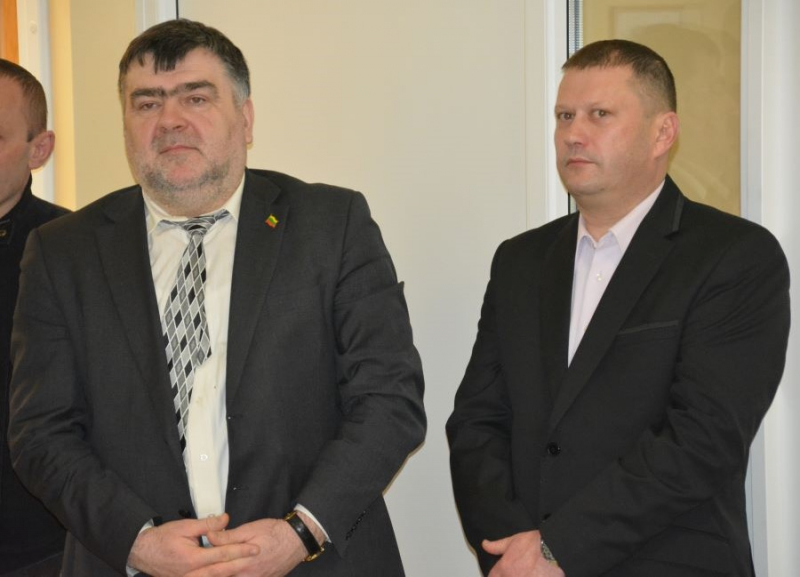 Verslininkas E. Jurkevičius (dešinėje): „Pusantro mėnesio skelbimas, jog ieškome darbuotojo, nesudomino nė vieno.“ 
