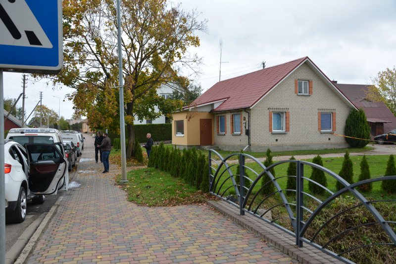 Vakar įvykio vietoje Lazdijuose dirbo policijos pareigūnai.<br /> 