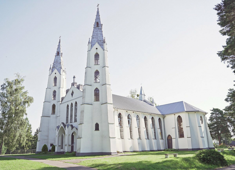 Krikštonių Kristaus Karaliaus bažnyčia.