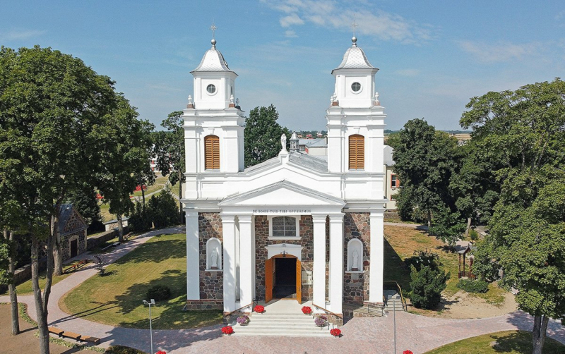 Lazdijų Šv. Onos bažnyčia.