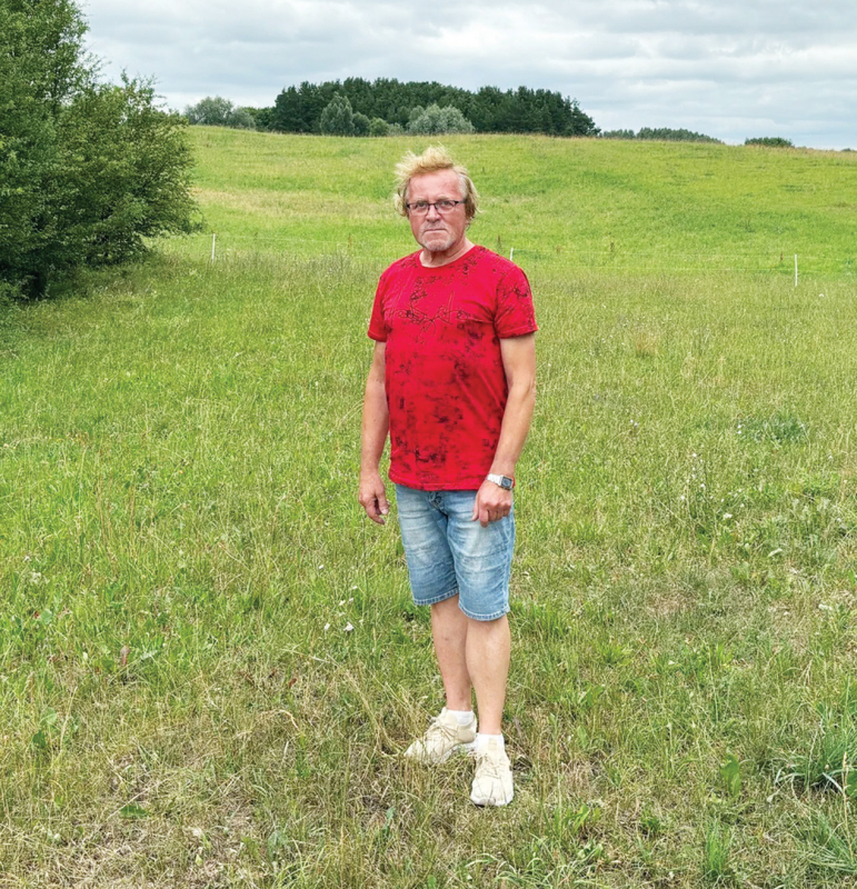 Tai – šveicarų žurnalistų nuotrauka iš straipsnio, kuriame kalbinamas J. Malinauskas.