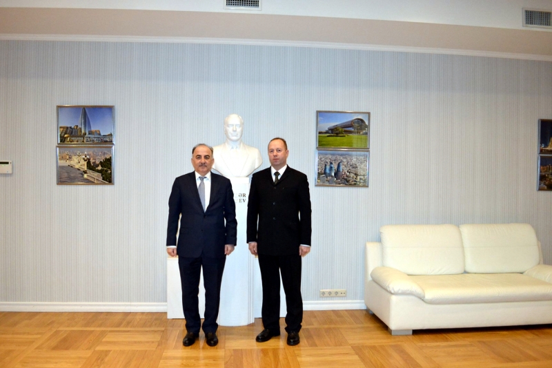 <strong>Su Azerbaidžano ambasadoriumi Latvijoje Džavanšir Ahundovu.</strong>