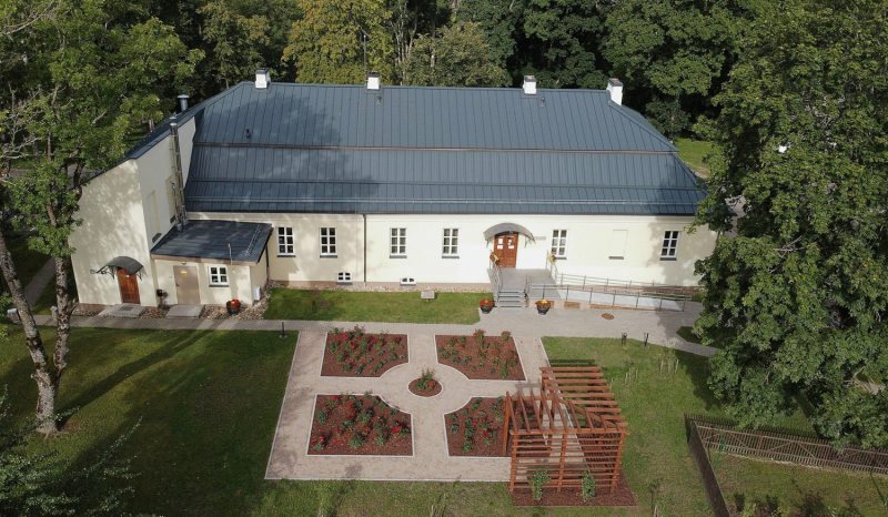 Veisiejų dvaro fligelis.