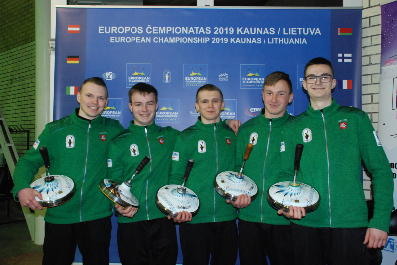 <strong>Lazdijų Motiejaus Gustaičio  aisštoko komanda, praėjusią savaitę Kaune iškovojusi aukso medalius ir išgarsinusi Lazdijus ir Lietuvą visoje Europoje.</strong>