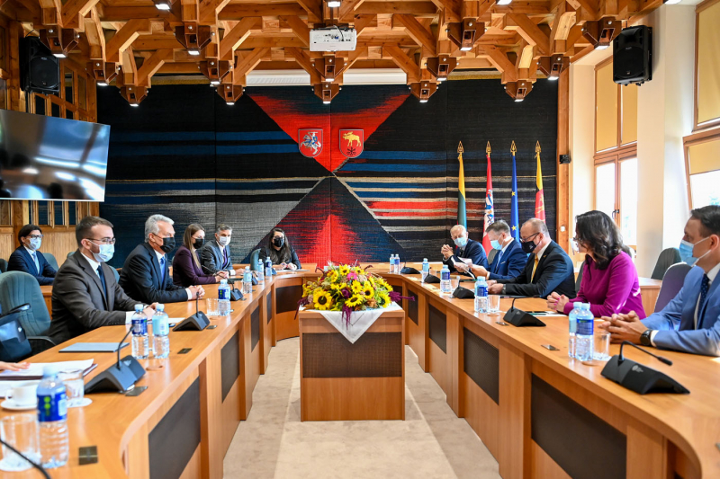 Prezidentas susitinka su Alytaus regiono merais.