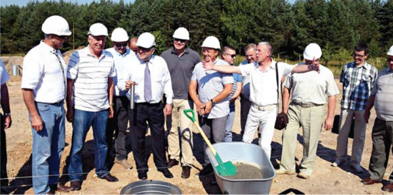 <strong>Kiaušinių perinimo inkubatoriaus statybos buvo pradėtos pompastiškai.</strong>