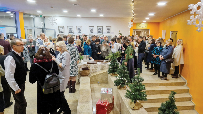 Po Dzūkijos (Dainavos) metų uždarymo į namus neskubėta – bendrauta prie dzūkiškos babkos, kitų dzūkiškų skanėstų.