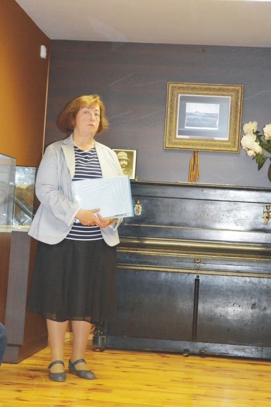 <strong>Viešnia – kompozitoriaus giminaitė Vilma Jarašienė yra Č. Sasnausko sesers Zofijos proanūkė.</strong>