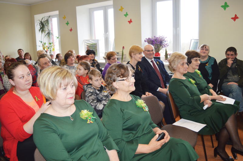 <strong>Sugiedotas Lietuvos himnas, pajusta, kad „meilė Lietuvos dega mūsų širdyse“. Visos dainos tądien buvo skirtos Lietuvai, Tėvynei mūsų...</strong>