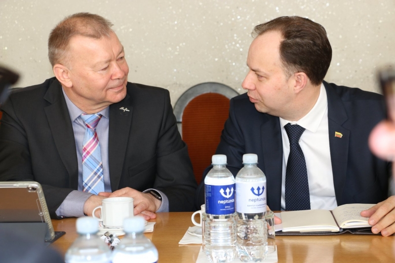 <strong>Iš kairės: V. Grigaravičius, A. Veryga.</strong>