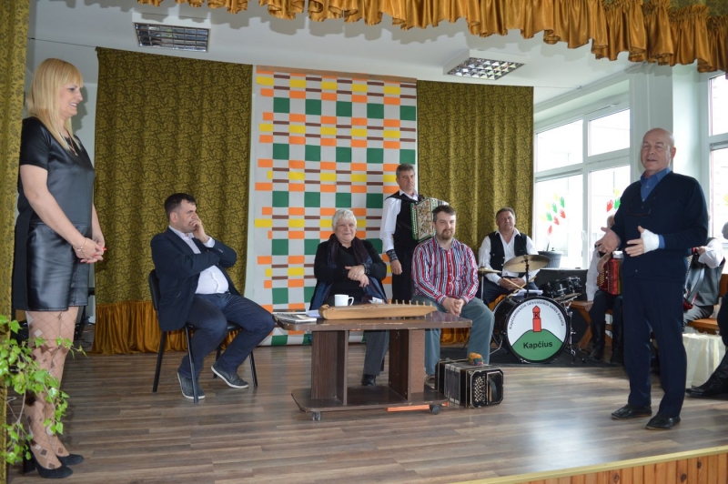 <strong>Į svečius atvyko ir mero patarėjas J. Gudžiauskas (dešinėje).</strong>