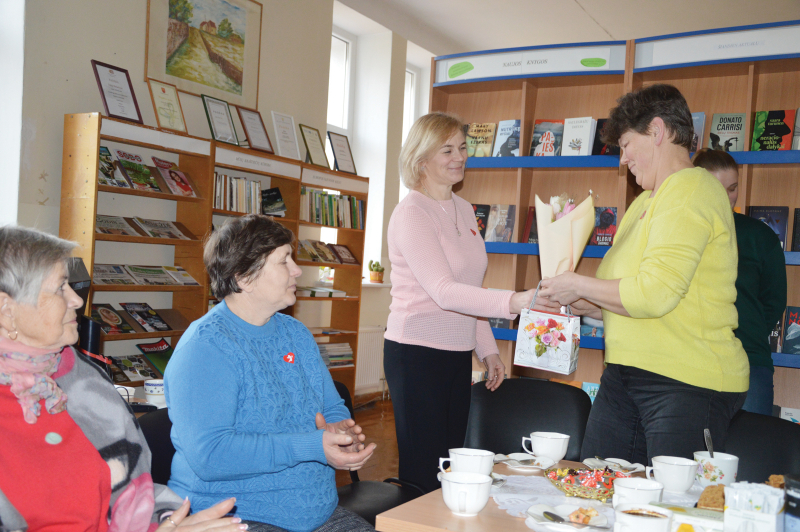 Rudaminos bibliotekoje vyksta R. Žukauskienės paveikslų paroda.